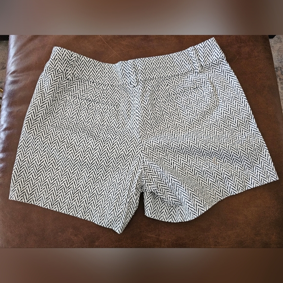 WHBM-Chevron print shorts - Picture 2 of 4